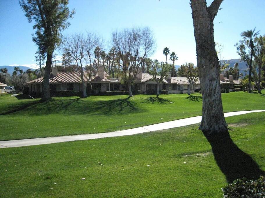 Private Country Club Condo On Awesome Golf Course! Palm Desert Luaran gambar