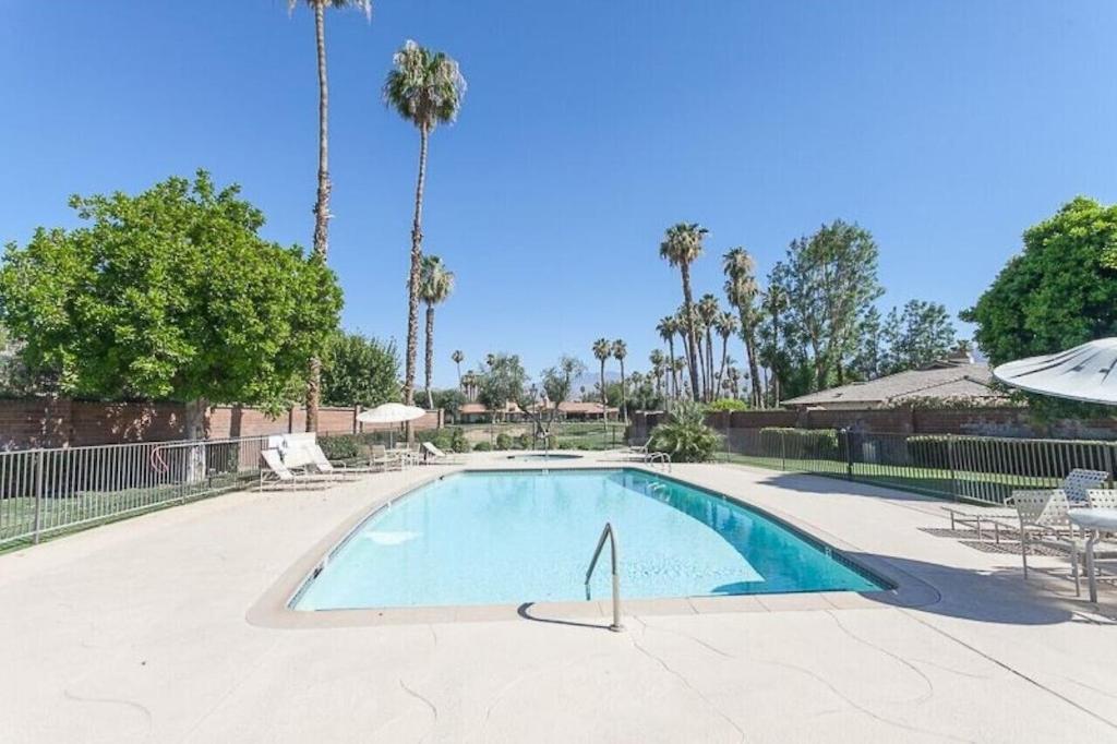Private Country Club Condo On Awesome Golf Course! Palm Desert Luaran gambar